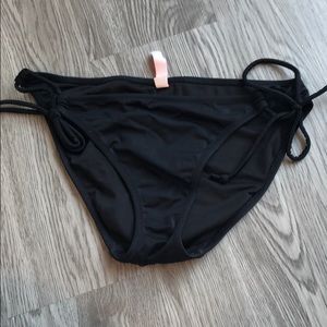 Black bikini bottoms
